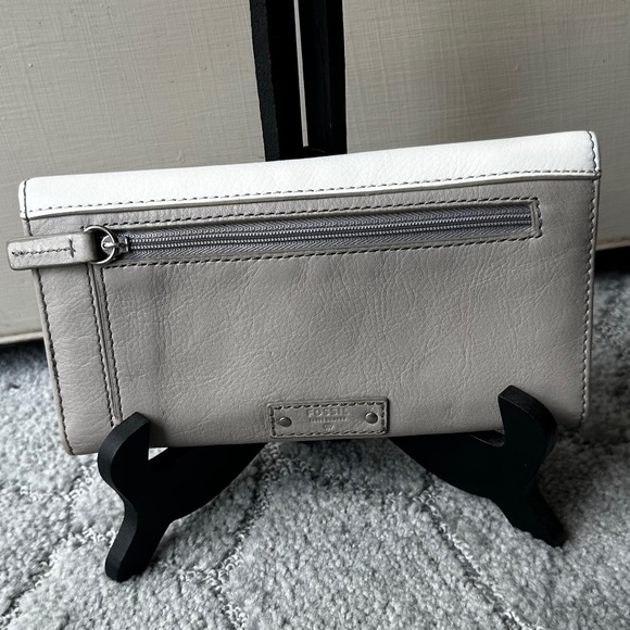 Nice Fossil Bifold Wallet for Women's - Picture 2 of 15